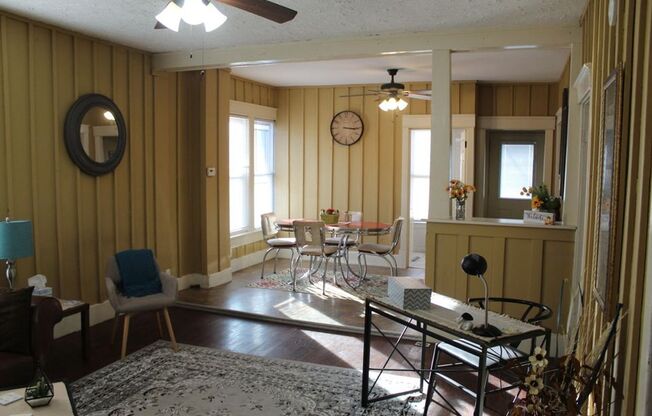 4BR/2BA - Close to shopping, campus, downtown, and Stephens park. AVAIL 8/1/24