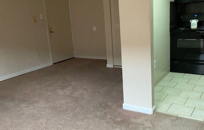 1 bed, 1 bath, 625 sqft, $1,215, Unit G05