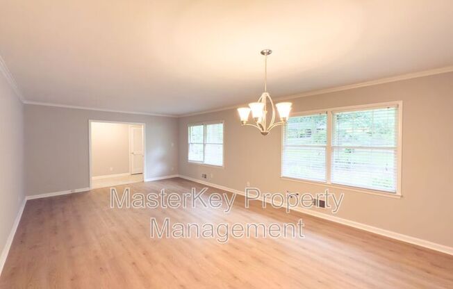 544 ELLYNN DR