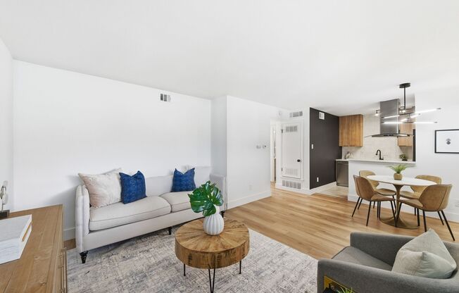 Cresthaus Apartments