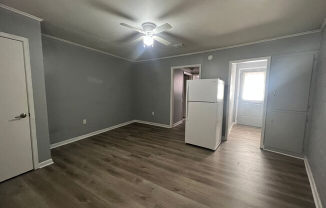 1 bed, 1 bath, 400 sqft, $650, Unit Unit 123