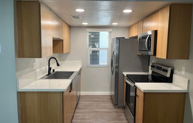 2 beds, 1 bath, 875 sqft, $2,760, Unit 597
