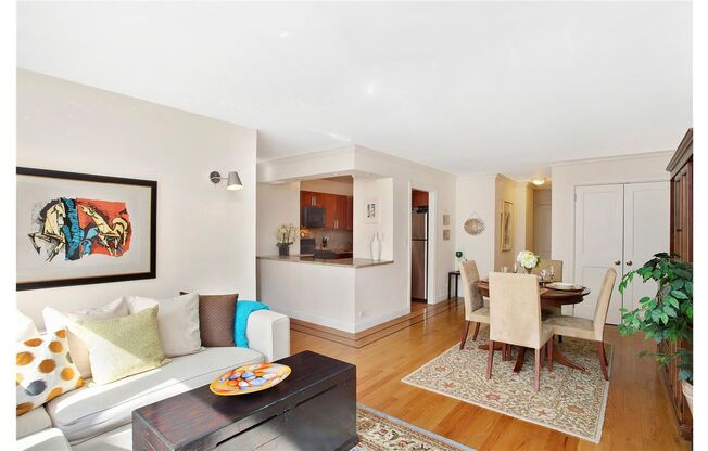 3 beds, 2 baths, 1,185 sqft, $6,500, Unit 5L