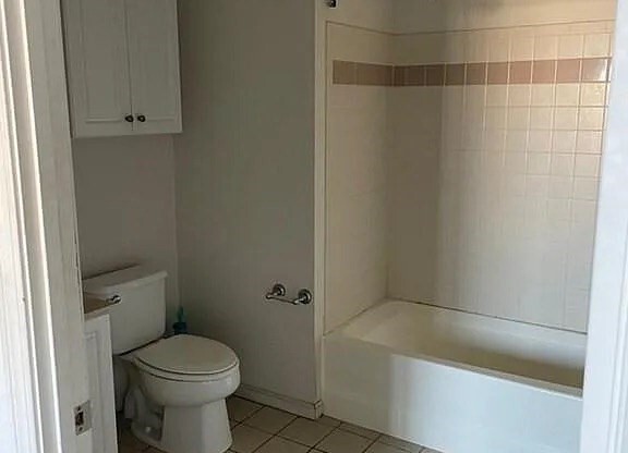 2 beds, 2 baths, 1,184 sqft, $2,800, Unit 805