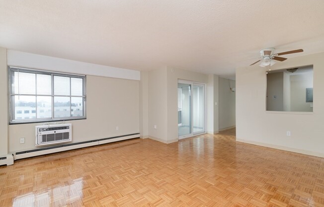 2 beds, 1 bath, 940 sqft, $2,450, Unit 7F