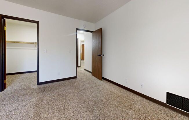 2 beds, 1 bath, 1,050 sqft, $995, Unit 201-302E