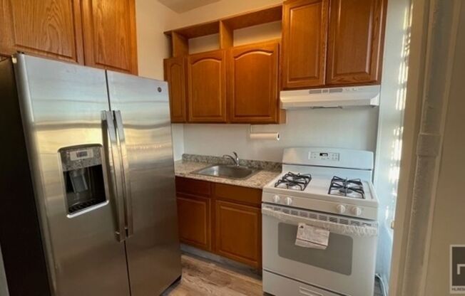 3 beds, 1 bath, $3,027, Unit 2