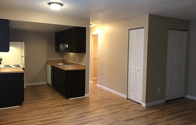 1 bed, 1 bath, 561 sqft, $1,000, Unit 201