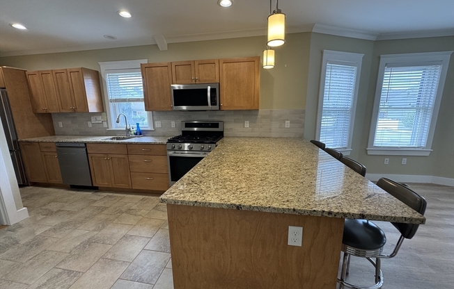 338 Pleasant St