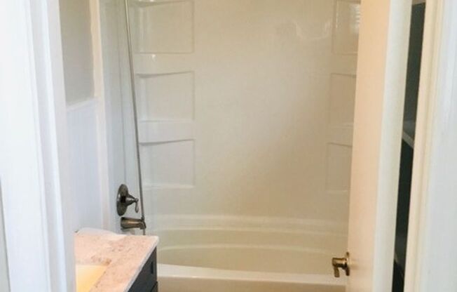AVAILABLE NOW. Cute 1 bedroom 1 bath apartment in the heart of West Nashville. Only $1,100 per month. Onsite Laundry Facilities.