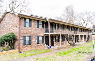 127 HILLCREST DR