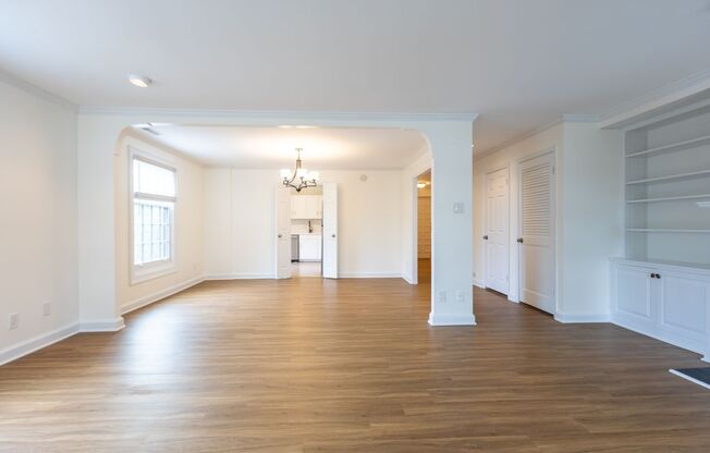 Charming 3 BR/2.5 BA 2-Level Condo in Cathedral Heights!