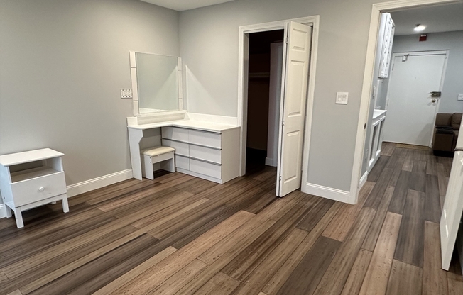 2 beds, 1 bath, 765 sqft, $2,500, Unit 103