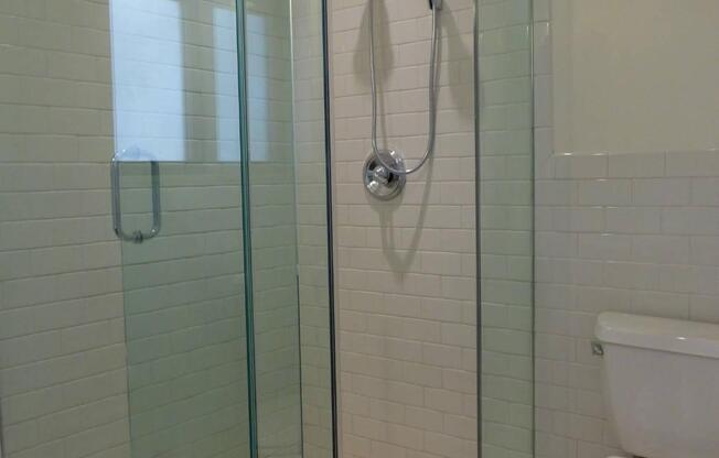 1 bed, 1 bath, $3,500, Unit 5E