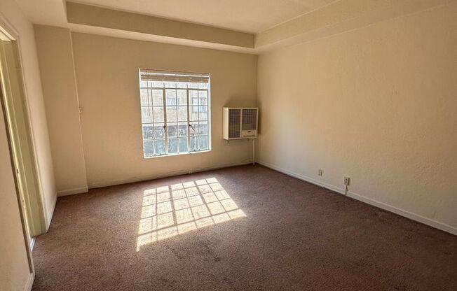 Studio, 1 bath, 535 sqft, $1,295, Unit 18
