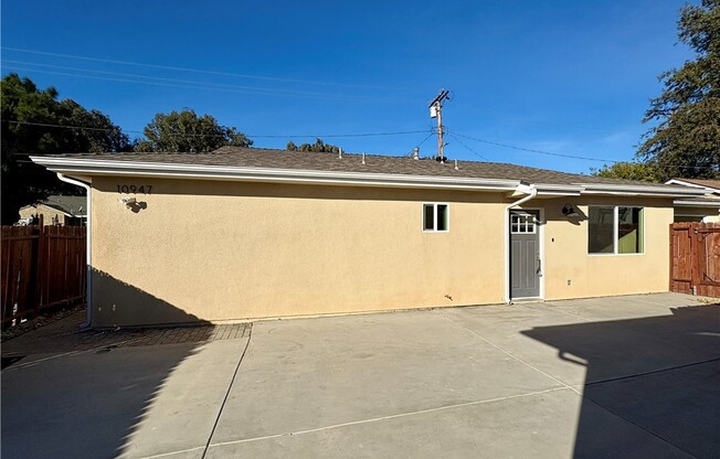 3 beds, 2 baths, 1,200 sqft, $3,500