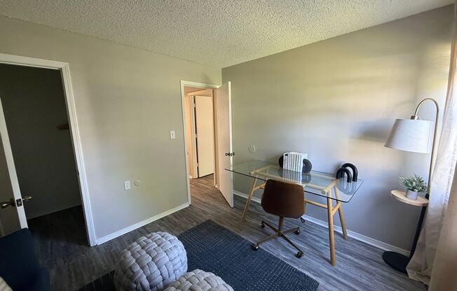 2 beds, 2 baths, 966 sqft, $1,100, Unit 2110