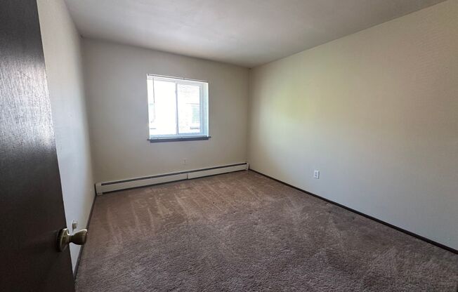 2 beds, 1 bath, $1,375, Unit 307