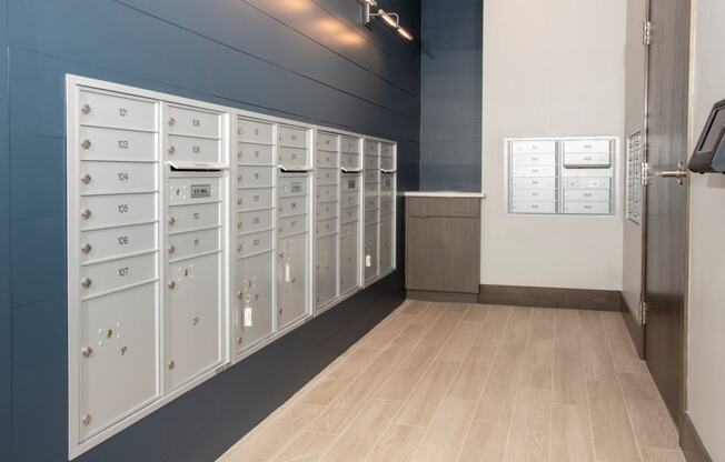 Urban Park II mail area