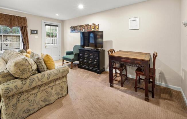 1 bed, 1 bath, 450 sqft, $3,950