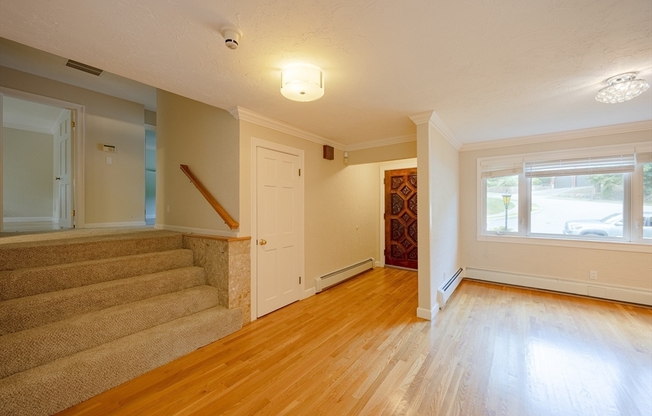 6 PEACH TREE LN