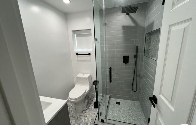 5901 1/2 ENCINO AVE