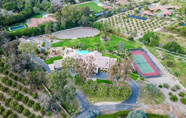 Beautiful Rancho Santa Fe Covenant home on 3 acres