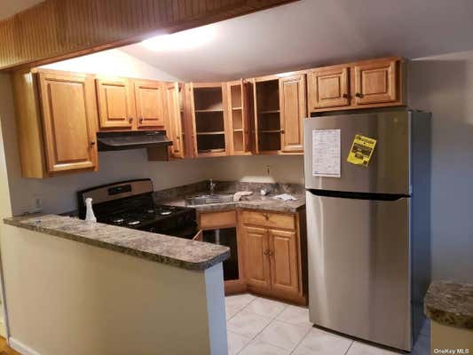 3 beds, 2 baths, $2,900, Unit 2ND FL