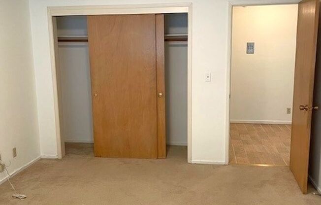 2 beds, 1 bath, $2,395, Unit 102