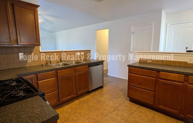 3 beds, 2 baths, $1,700