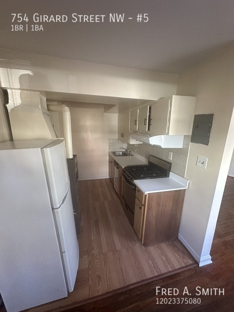 754 GIRARD ST NW