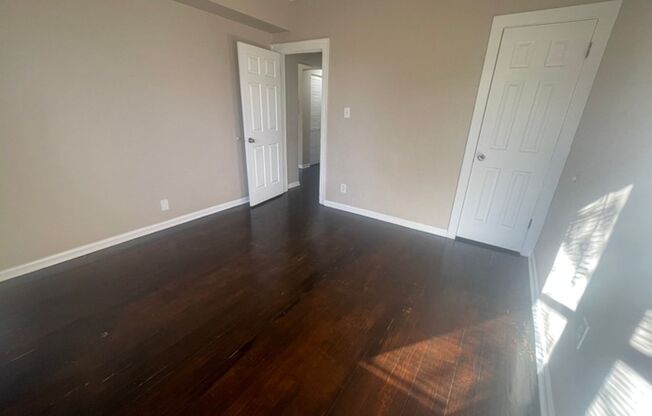 2 beds, 1 bath, $1,350, Unit 2648 # 5