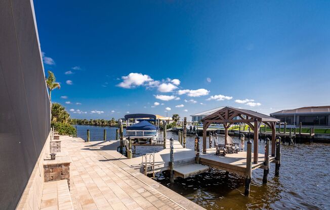 Gulf Access, Waterfront Escape Awaits