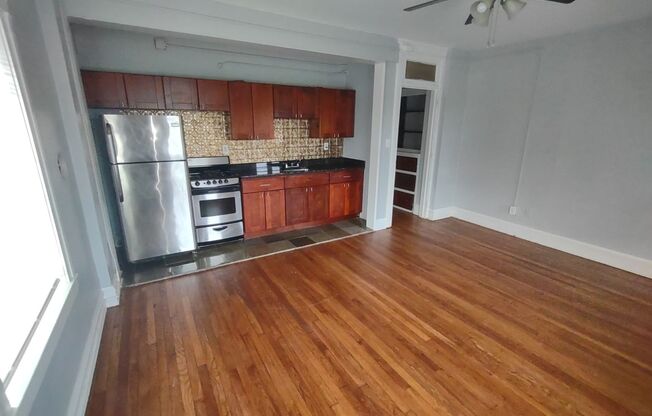 1 bed, 1 bath, 450 sqft, $1,025, Unit 037