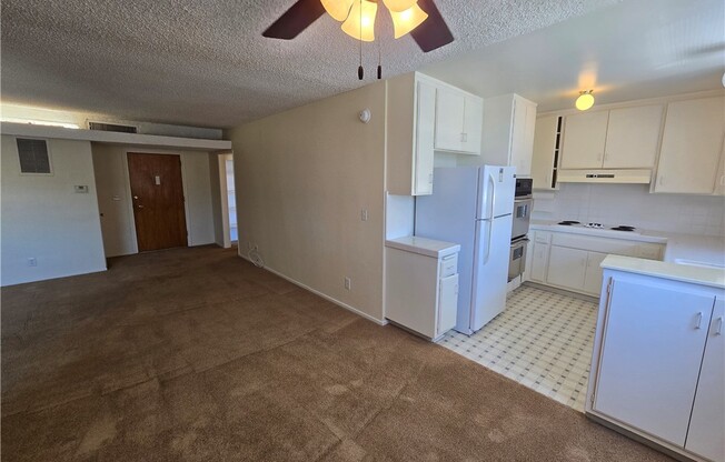 1 bed, 1 bath, 719 sqft, $2,000, Unit 323