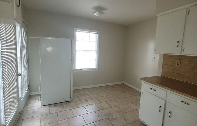 2 beds, 1 bath, $795