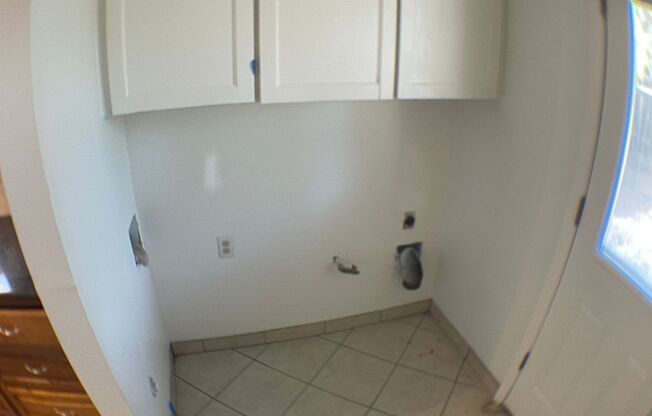 3 beds, 2 baths, $2,600