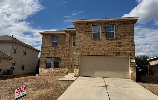 Move-In Special! Spacious 3BR Home with Large Private Yard in Mission Del Lago