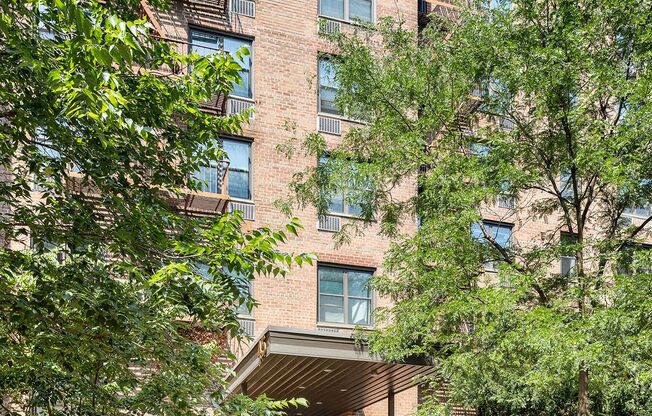 2 beds, 1 bath, $3,250, Unit 3A