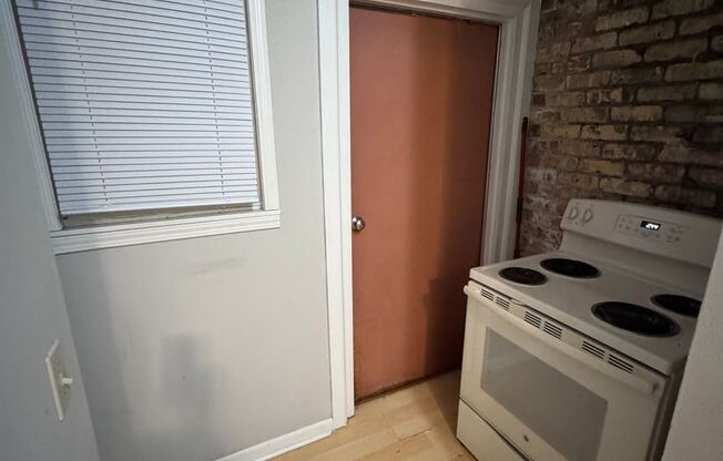 1 bed, 1 bath, $925, Unit 1726-01