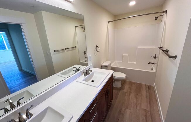 2 beds, 1 bath, $1,875, Unit E202