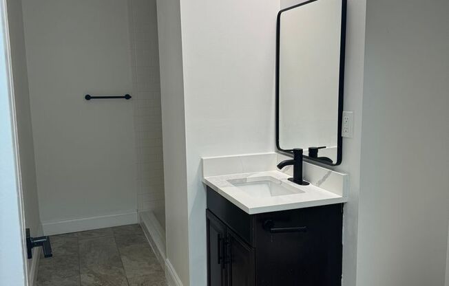 1 bed, 1 bath, 600 sqft, $1,300, Unit 203