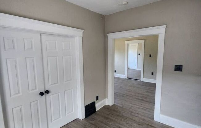 2531 E 80 ST