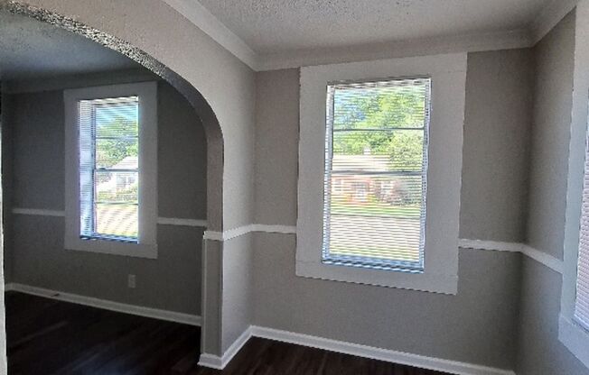 Welcome to 927 Maple Dr in Memphis, TN!