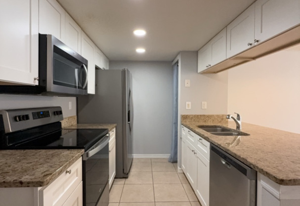 2723 N POINCIANA BLVD