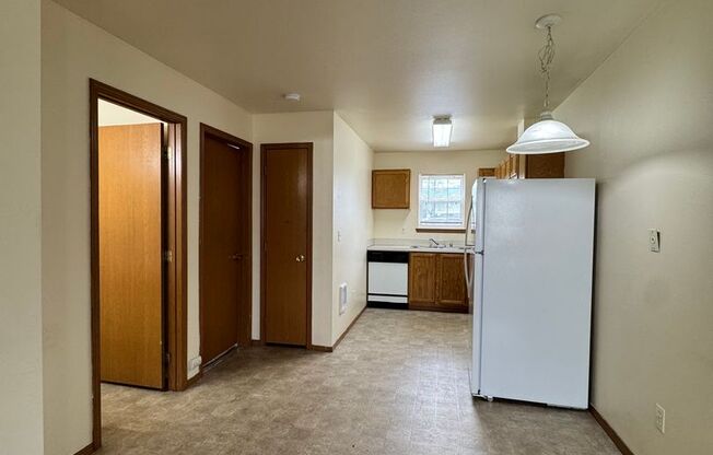 2 beds, 1 bath, $1,198, Unit 104
