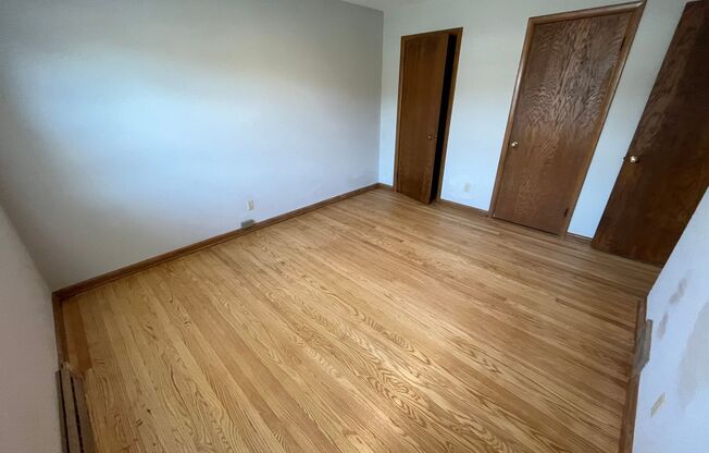 2 beds, 1 bath, $995