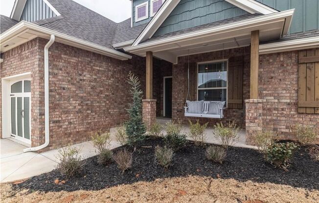 Gorgeous 5 Bedroom 3.5 Bathroom With 3 Car Garage In Edmond Schools