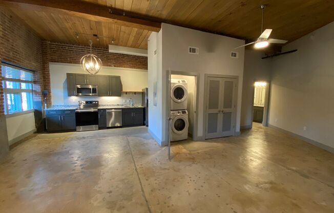 1 bed, 1 bath, 765 sqft, $1,533, Unit Bay 6 Unit 124