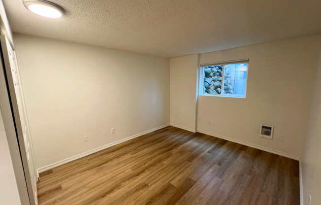 1 bed, 1 bath, $1,055, Unit 9003